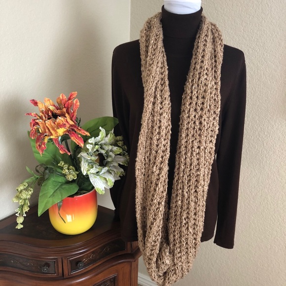 Nine West Chunky Infinity Scarf - Picture 3 of 9